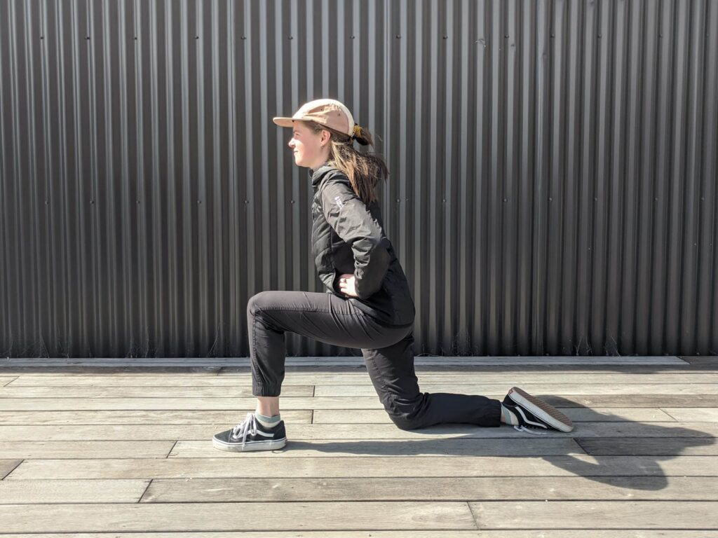 Hip flexors stretch for mountain bikers